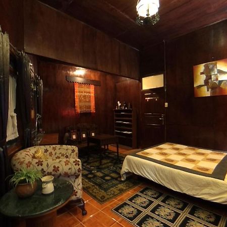 Badjoeri Ethnic Wooden Homestay Bandung Zimmer foto
